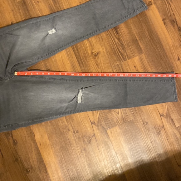 Universal Thread Grey Wash Distressed Skinny Jeans - Picture 3 of 6